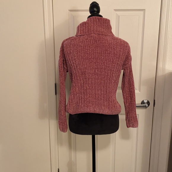 Blush colored turtleneck sweater cropped - Picture 2 of 5